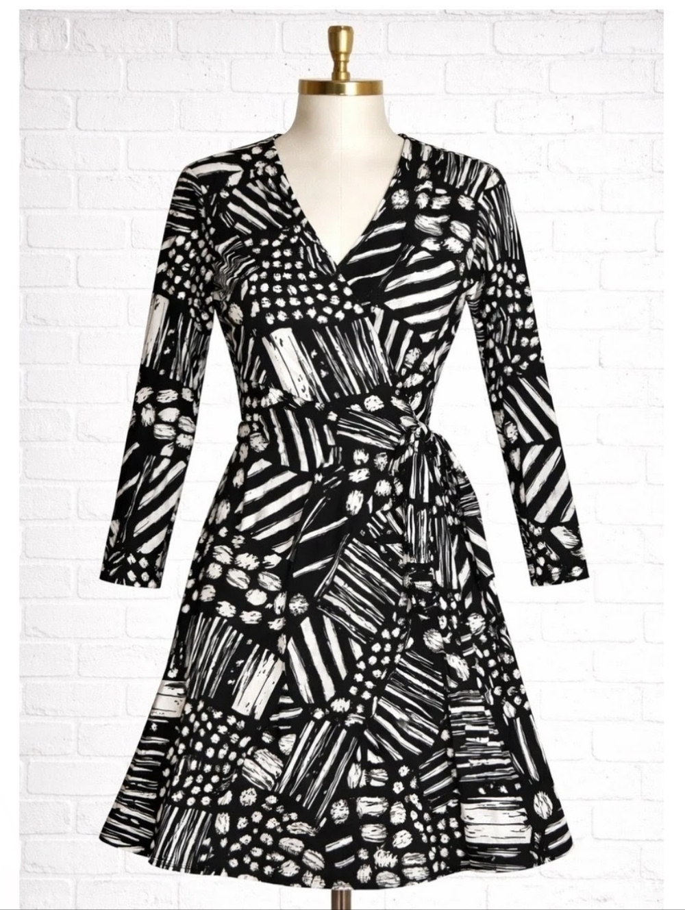 Vicky Tiel Black & White Printed Wrap Dress - Classic V-Neck Long Sleeve